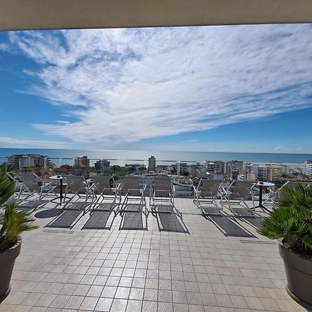 Hesperia Hotel & Residence Jesolo Extérieur photo
