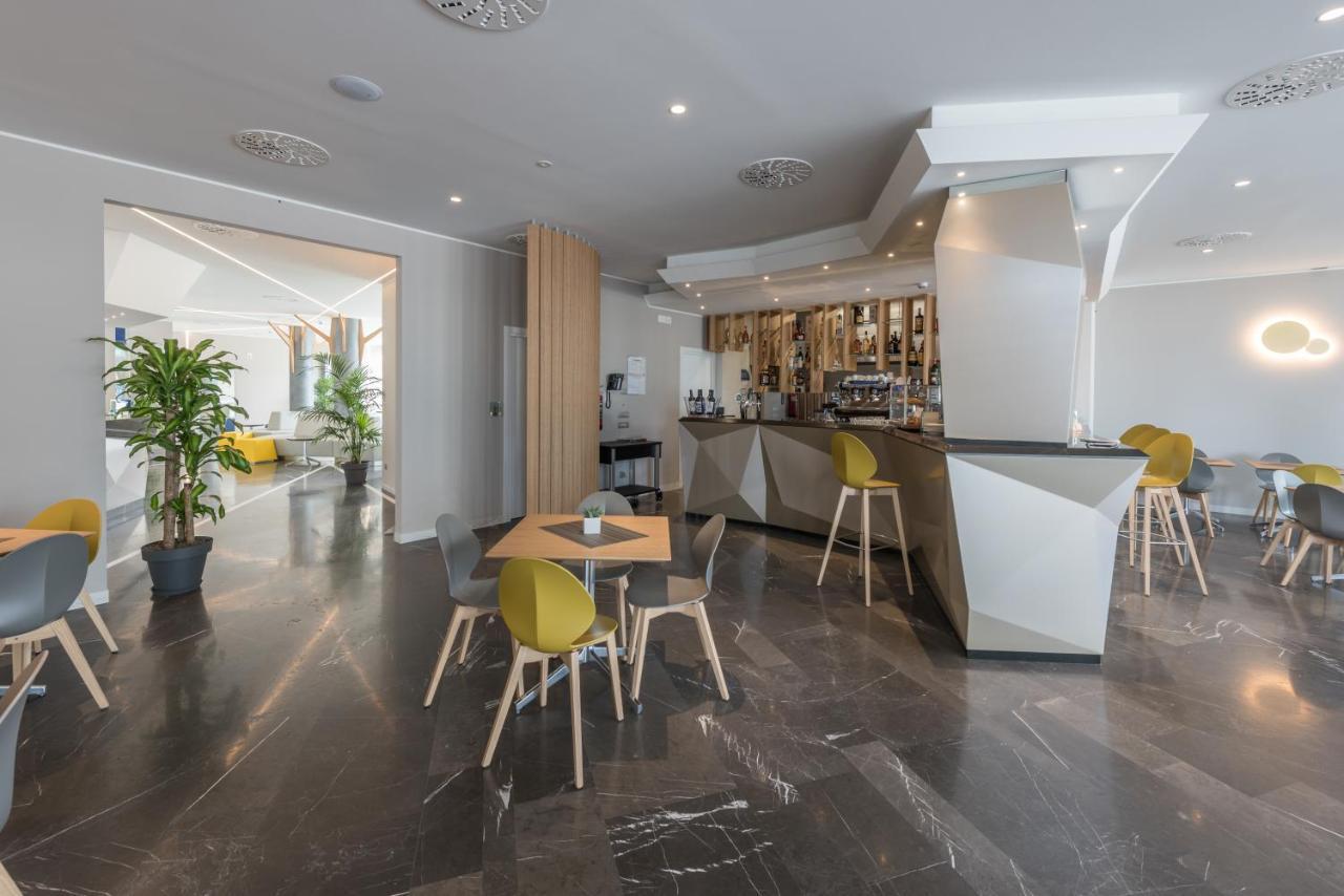 Hesperia Hotel & Residence Jesolo Extérieur photo