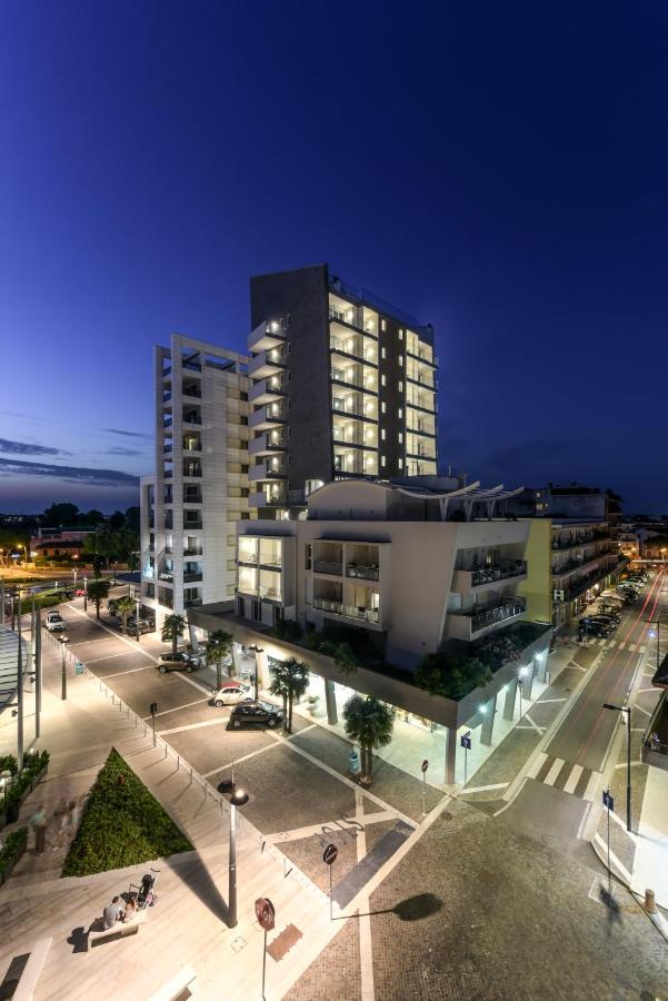Hesperia Hotel & Residence Jesolo Extérieur photo