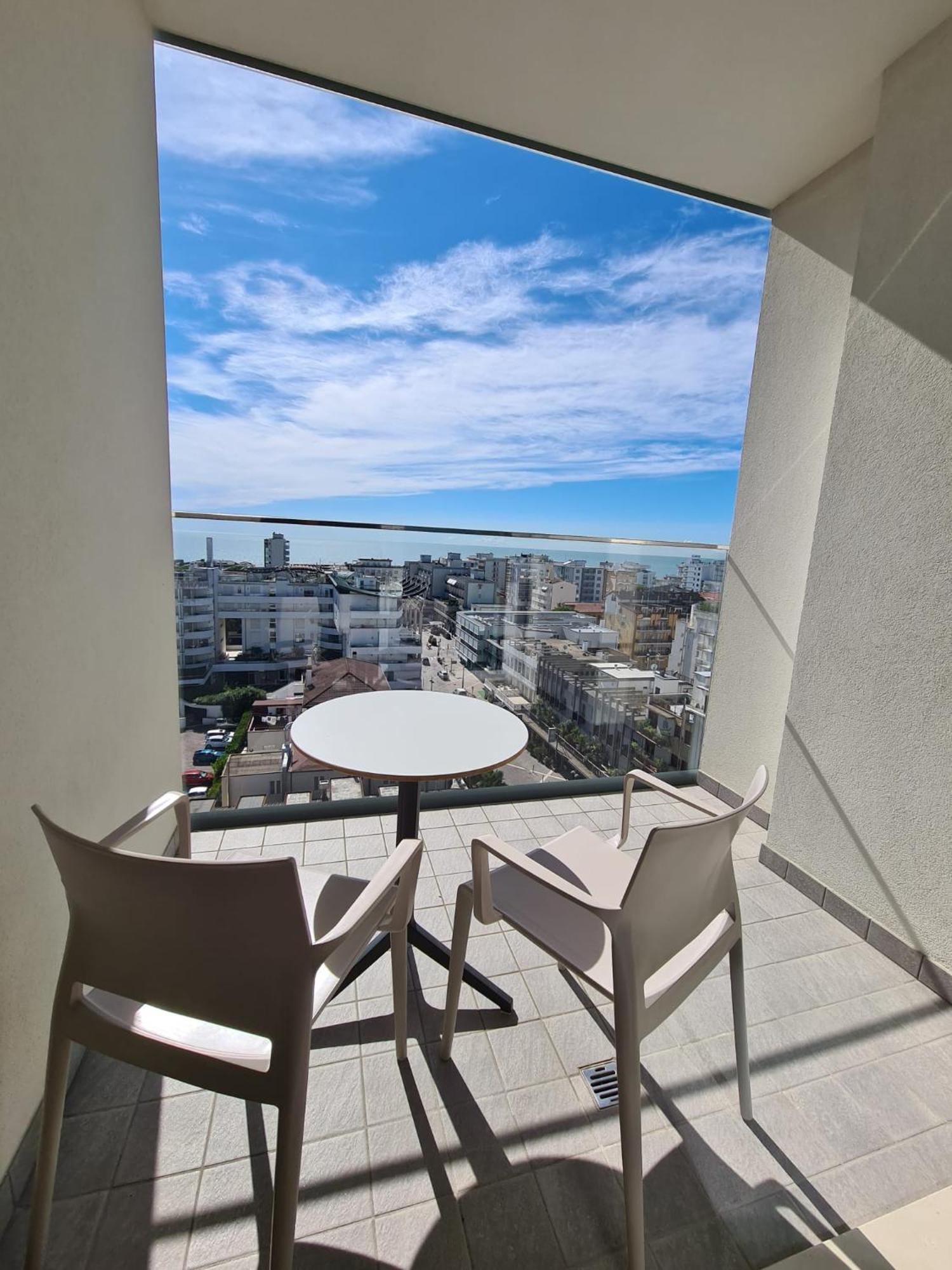 Hesperia Hotel & Residence Jesolo Extérieur photo