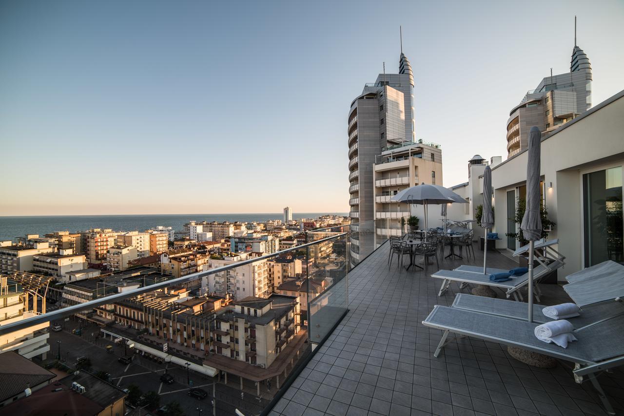 Hesperia Hotel & Residence Jesolo Extérieur photo