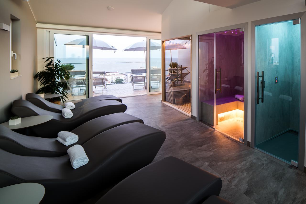 Hesperia Hotel & Residence Jesolo Extérieur photo